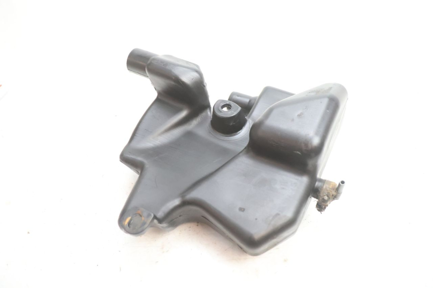 photo de DEPÓSITO DE ACEITE PIAGGIO ZIP 2T 50 (2009 - 2019) - Detalles de los puntos de fijación