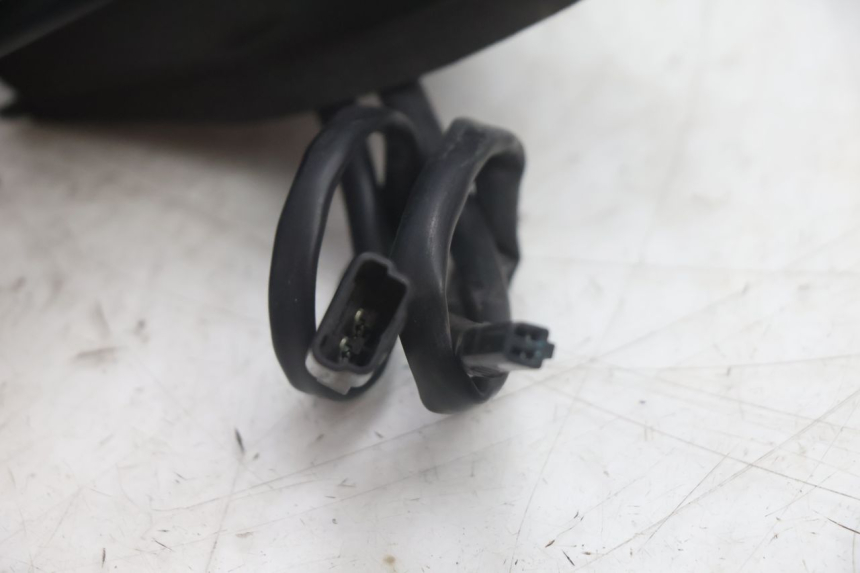 photo de RETROVISOR DERECHO SUZUKI BURGMAN EXECUTIVE ABS 650 (2006 - 2012) - Características distintivas