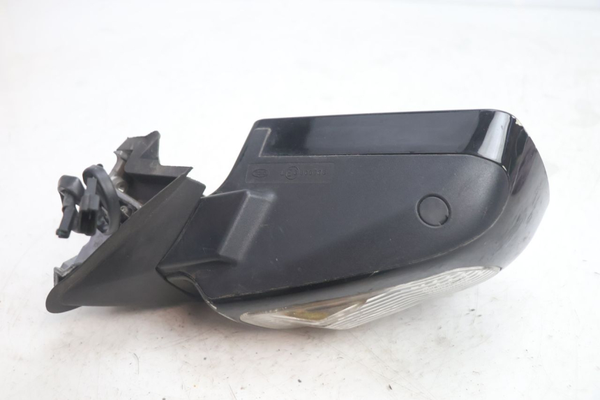 photo de RETROVISOR DERECHO SUZUKI BURGMAN EXECUTIVE ABS 650 (2006 - 2012) - Zoom sobre los componentes