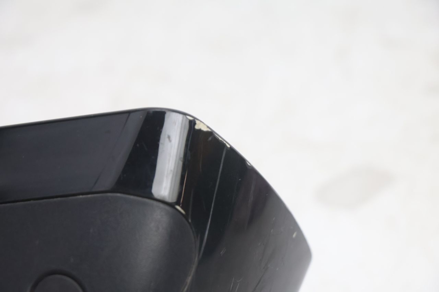 photo de RETROVISOR DERECHO SUZUKI BURGMAN EXECUTIVE ABS 650 (2006 - 2012) - Primer plano de alta resolución
