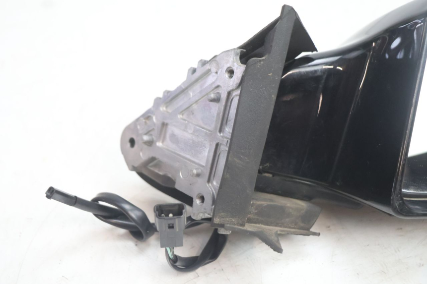 photo de RETROVISOR DERECHO SUZUKI BURGMAN EXECUTIVE ABS 650 (2006 - 2012) - Detalle de la pieza