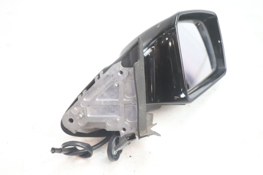 photo de RETROVISOR DERECHO SUZUKI BURGMAN EXECUTIVE ABS 650 (2006 - 2012) - Primer plano técnico