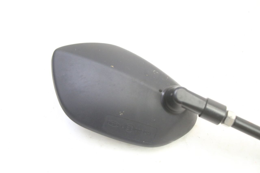 photo de RETROVISOR DERECHO SUZUKI GSR 750 (2011 - 2017) - Detalles de los puntos de fijación