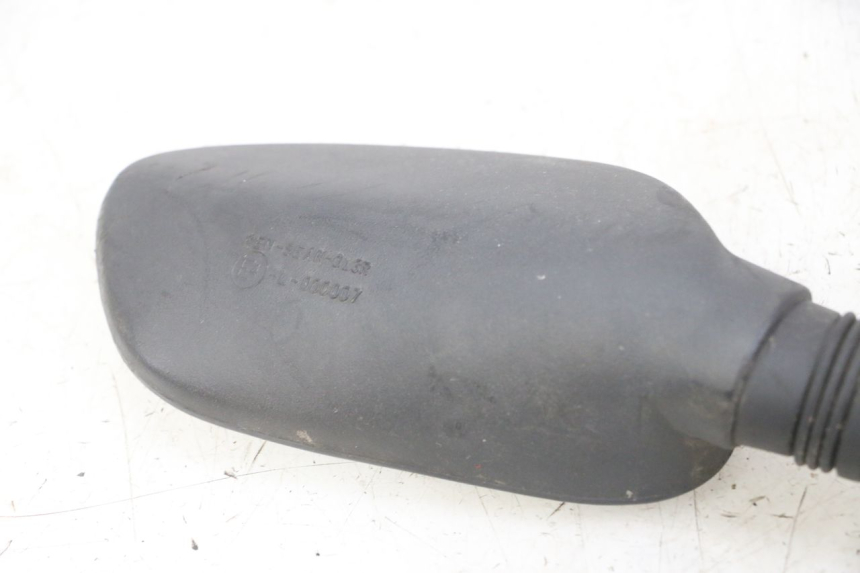photo de RETROVISOR DERECHO PEUGEOT JET FORCE CARBU 50 (2003 - 2016) - Primer plano técnico