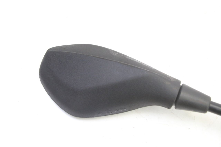 photo de RETROVISOR DERECHO PIAGGIO MP3 HPE 310 (2024 - 2025) - Detalles de los puntos de fijación