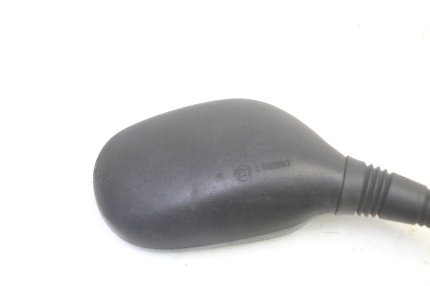 photo de RETROVISOR DERECHO PIAGGIO MP3 RL 250 (2006 - 2010) - Detalles de los puntos de fijación