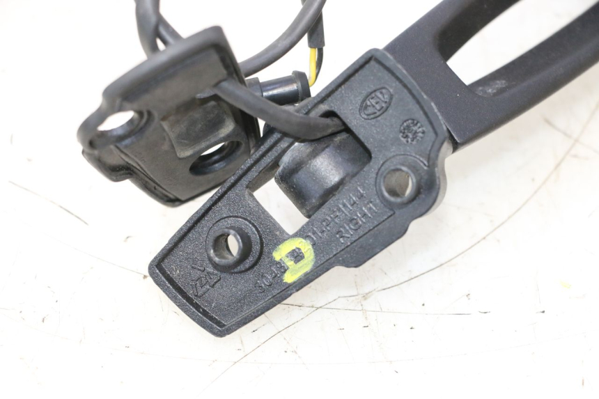 photo de RETROVISOR DERECHO CAN-AM SPYDER RS 1000 (2008 - 2012) - Detalle de la pieza