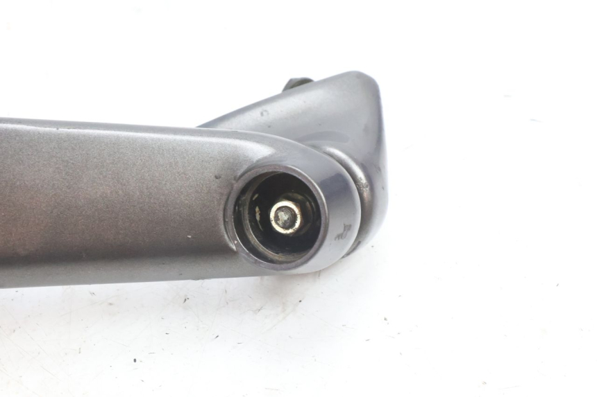 photo de ESPEJO DERECHO KAWASAKI ZZR 600 (1995 - 2004) - Detalles de los puntos de fijación