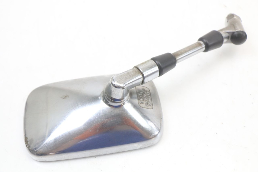 photo de RETROVISOR IZQUIERDO SUZUKI GZ MARAUDER 125 (1998 - 2004) - Primer plano técnico