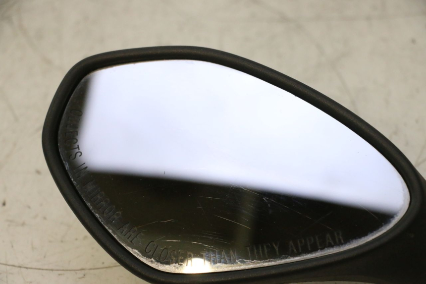 photo de RETROVISOR IZQUIERDO PIAGGIO MP3 500 (2016 - 2018) - Detalles de los puntos de fijación