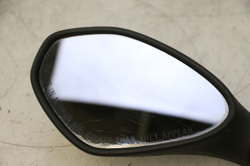photo de RETROVISOR IZQUIERDO PIAGGIO MP3 500 (2016 - 2018) - Estado de la superficie y material