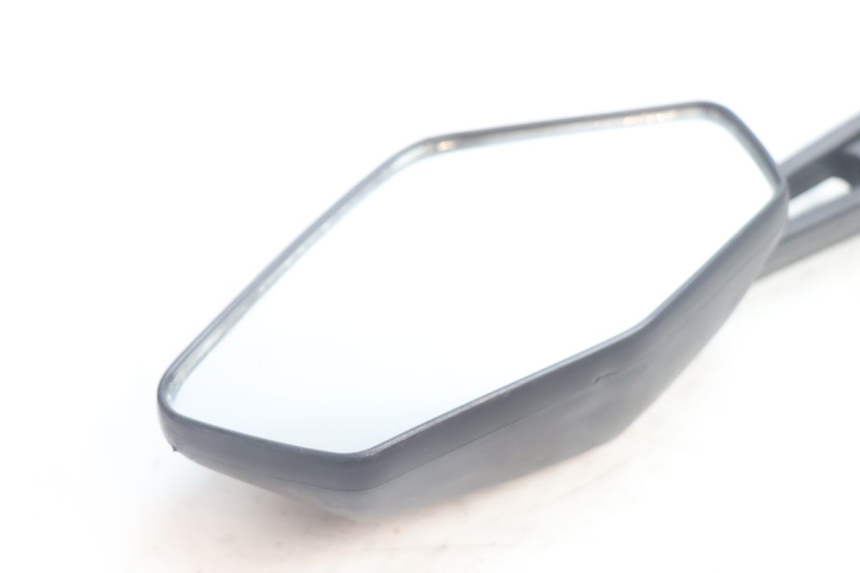 photo de RETROVISOR IZQUIERDO RAZZO QTR 50 (2011 - 2018) - Detalle de la pieza