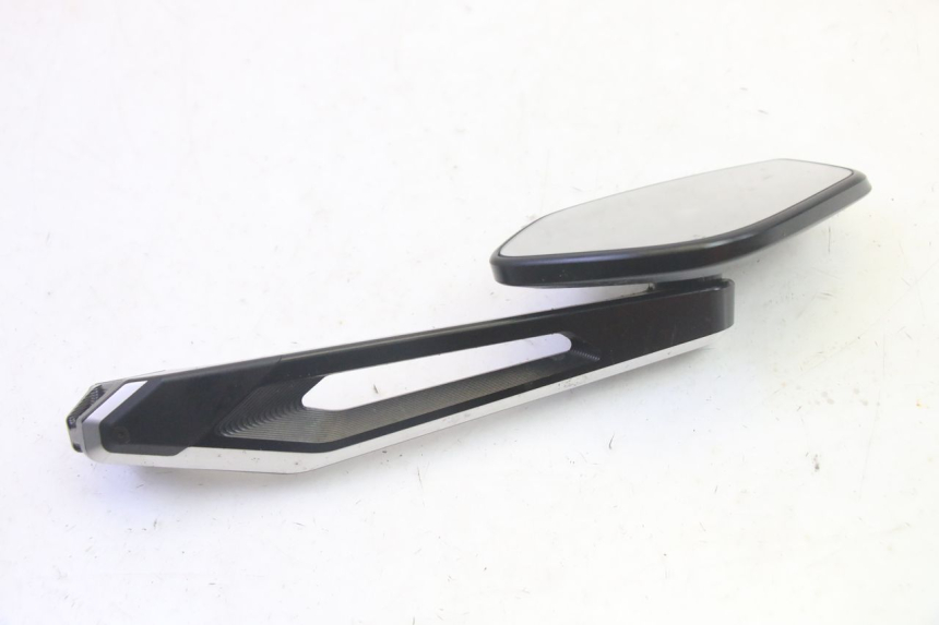 photo de RETROVISOR IZQUIERDO BMW R GS 1250 (2021 - 2024) - Primer plano técnico