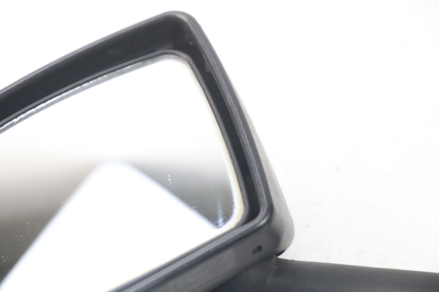 photo de RETROVISOR IZQUIERDO PEUGEOT SATELIS 500 (2007 - 2013) - Estado de la superficie y material