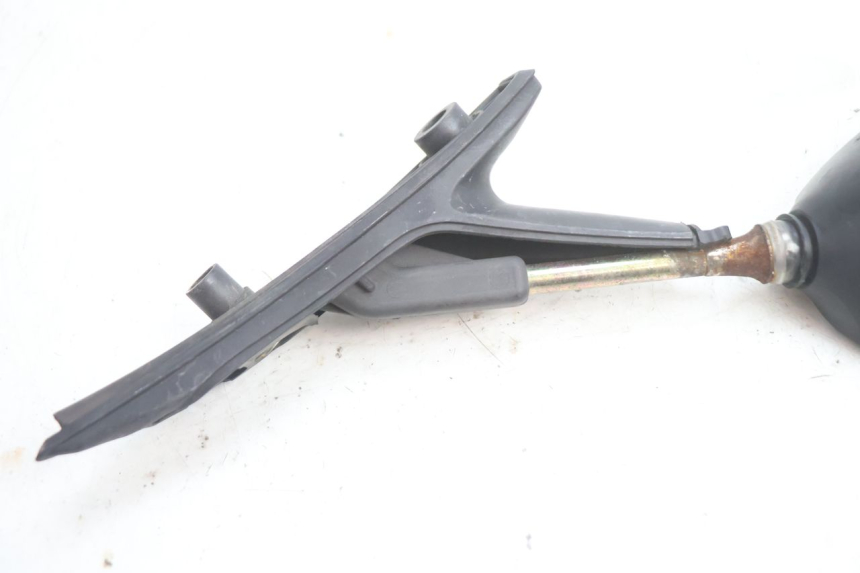 photo de RETROVISOR IZQUIERDO PIAGGIO X8 STREET 125 (2006 - 2007) - Detalles de los puntos de fijación