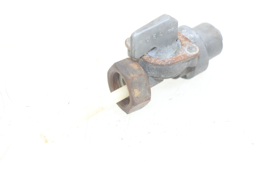 photo de GRIFO DEL DEPóSITO HONDA CM 125 (1983 - 2003) - Primer plano técnico