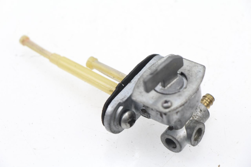 photo de GRIFO DEL DEPóSITO JIANSHE COYOTE 80 - Primer plano técnico