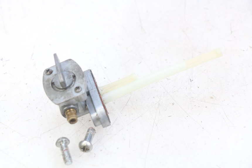 photo de GRIFO DEL DEPóSITO LONCIN DIRT BIKE 125 - Primer plano técnico