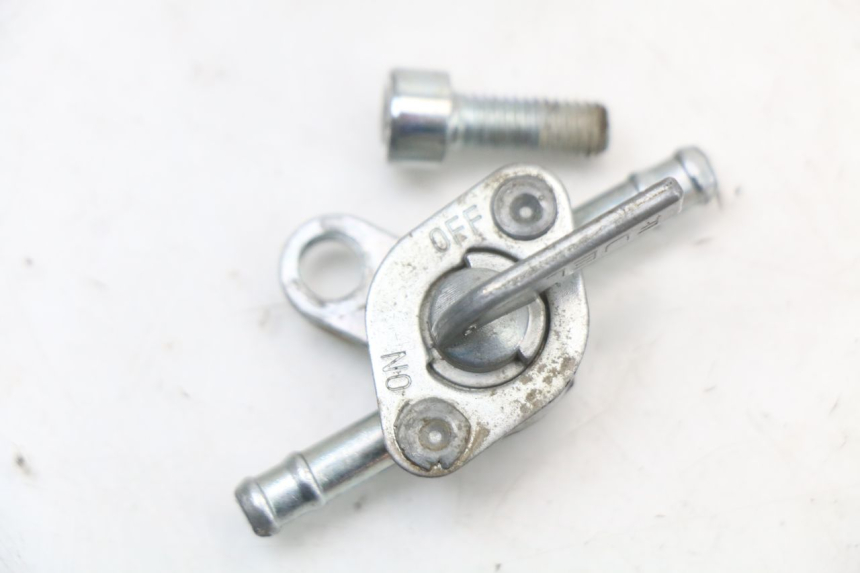 photo de Grifo del depósito KSR RACING DRIFT 140 - Primer plano técnico