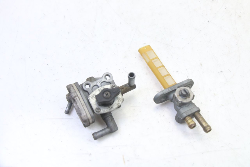 photo de VALVULA DEPOSITO SUZUKI GS GSE 500 (2001 - 2003) - Vista principal