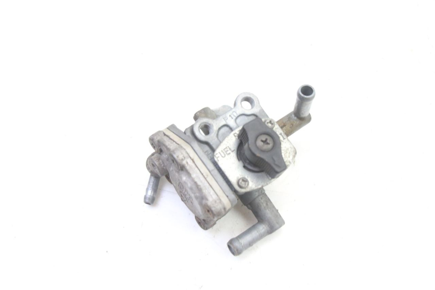 photo de VALVULA DEPOSITO SUZUKI GS GSE 500 (2001 - 2003) - Primer plano técnico
