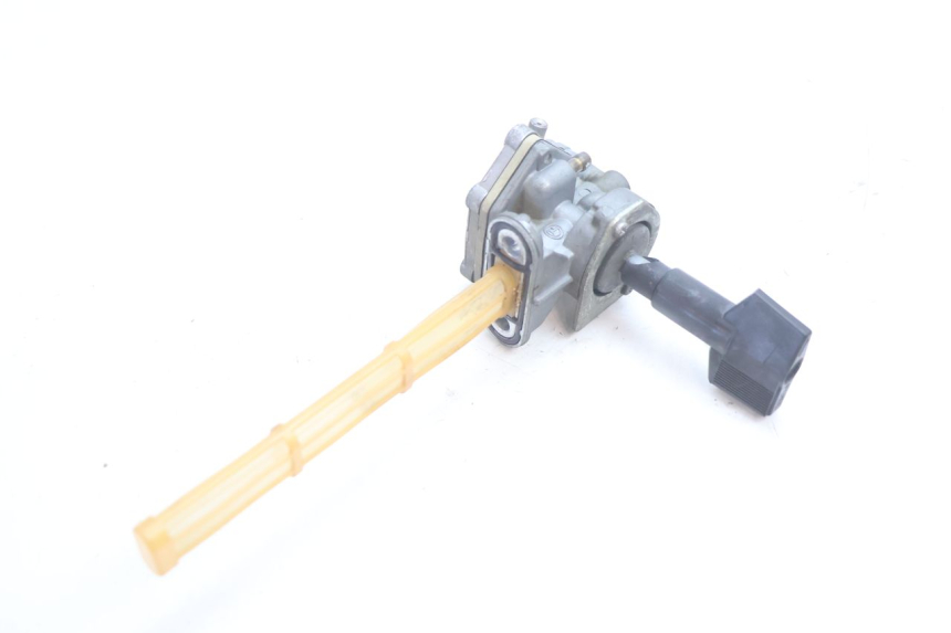 photo de VALVULA DEPOSITO SUZUKI GSF N BANDIT 1200 (2001 - 2005) - Primer plano técnico