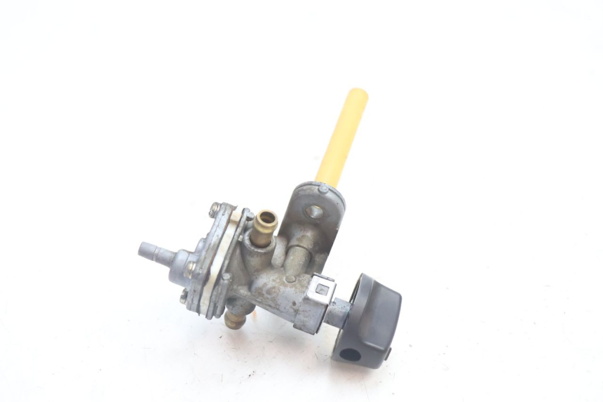 photo de VALVULA DEPOSITO SUZUKI GSX F GSXF 750 (1988 - 1998) - Primer plano técnico