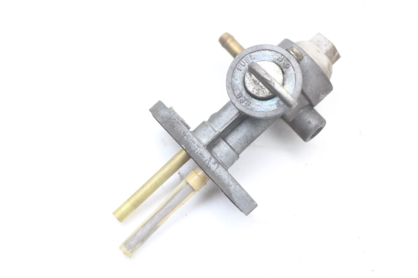 photo de Grifo del depósito HYOSUNG GV AQUILA 125 (2000 - 2009) - Zoom estado de uso