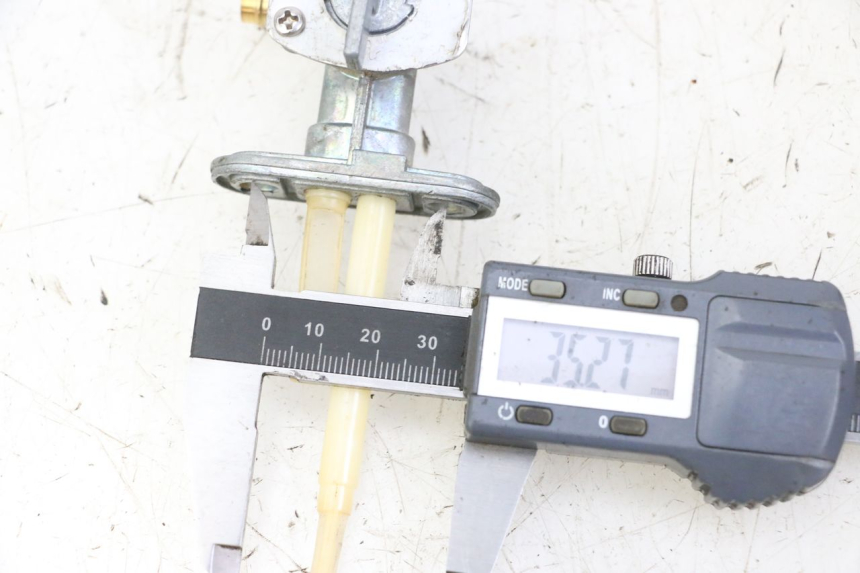 photo de VALVULA DEPOSITO KIDEN KD125-G 125 (2018 - 2022) - Zoom estado de uso