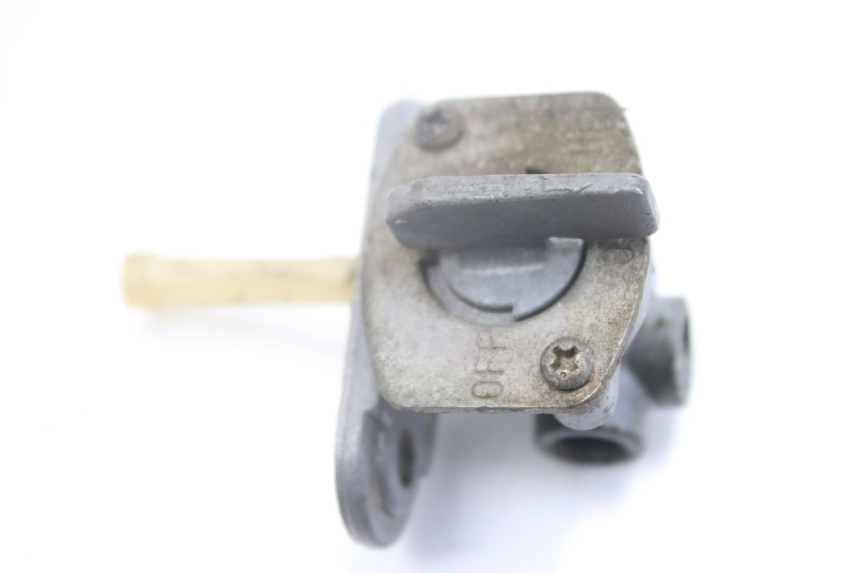 photo de GRIFO DEL DEPóSITO KAWASAKI KX 250 (1994 - 1998) - Primer plano técnico