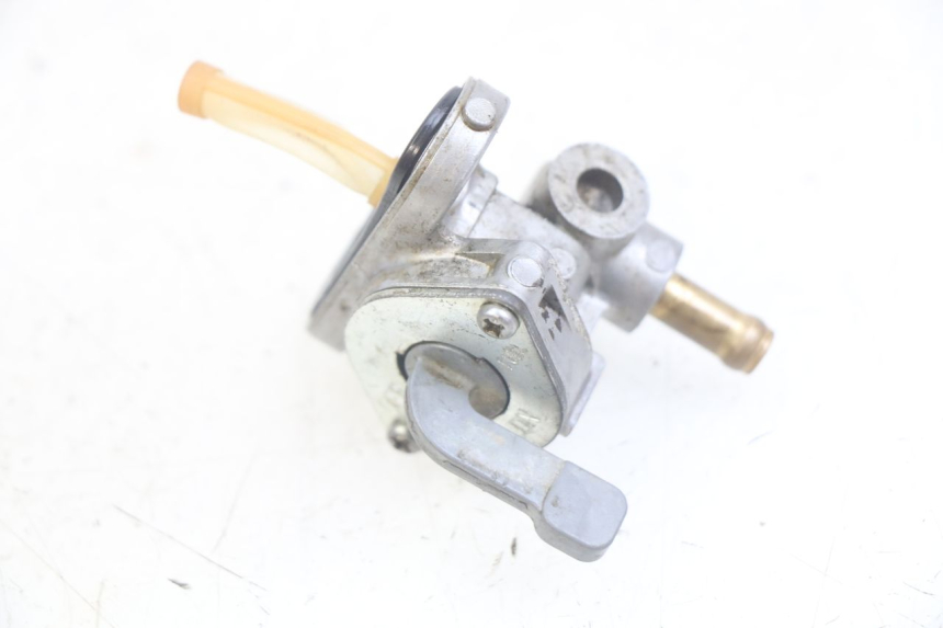 photo de GRIFO DEL DEPóSITO KAWASAKI KX 85 (2001 - 2013) - Detalle de la pieza