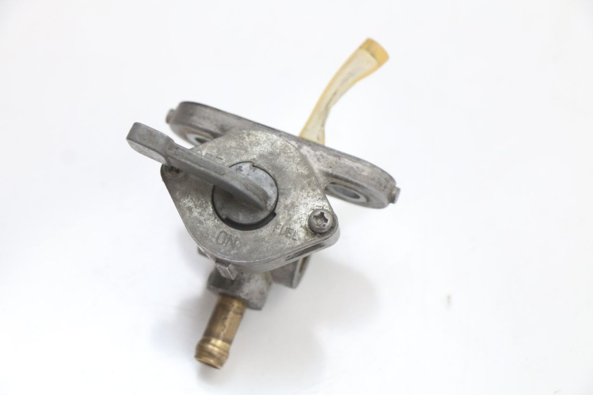 photo de GRIFO DEL DEPóSITO KAWASAKI KX 85 (2014 - 2021) - Detalle de la pieza