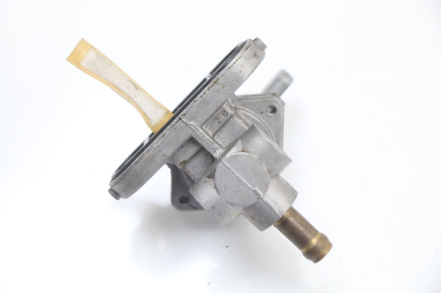 photo de GRIFO DEL DEPóSITO KAWASAKI KX L 85 (2022 - 2024) - Primer plano técnico