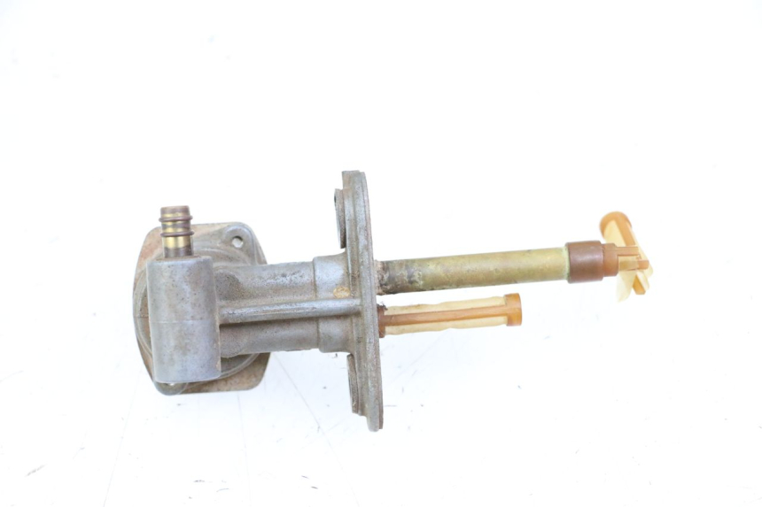 photo de GRIFO DEL DEPóSITO YAMAHA PW 80 (1983 - 2014) - Primer plano técnico