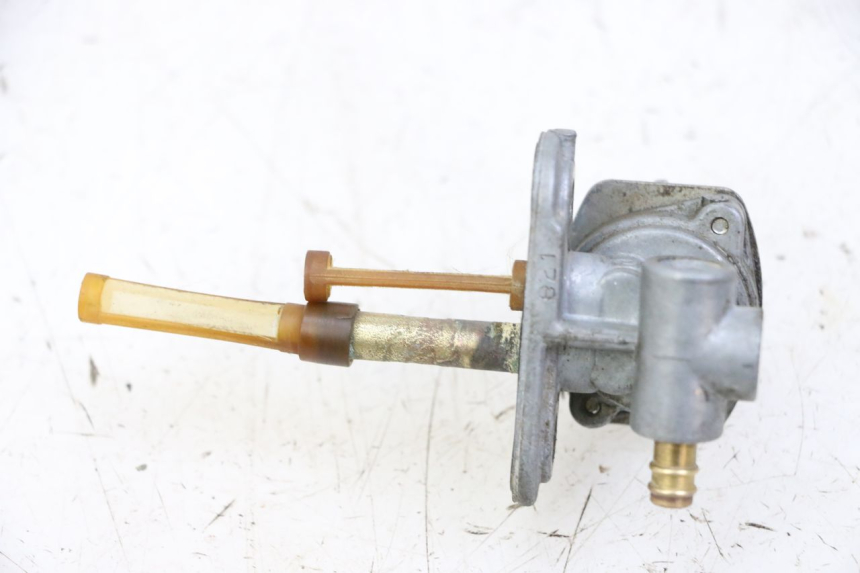 photo de GRIFO DEL DEPóSITO YAMAHA PW 80 (1983 - 2014) - Primer plano técnico