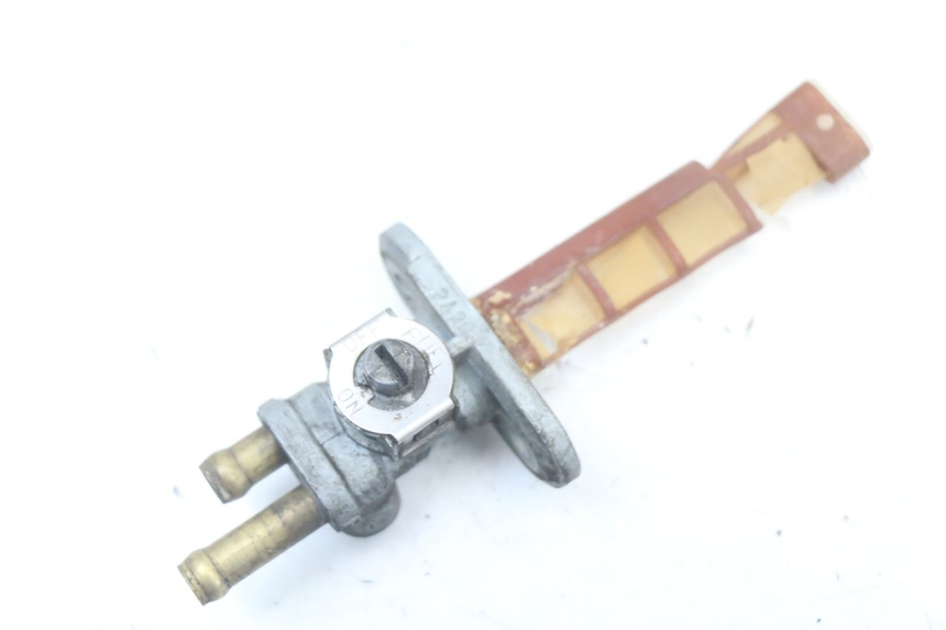 photo de VALVULA DEPOSITO SUZUKI GS F 500 (2004 - 2007) - Detalle de la pieza