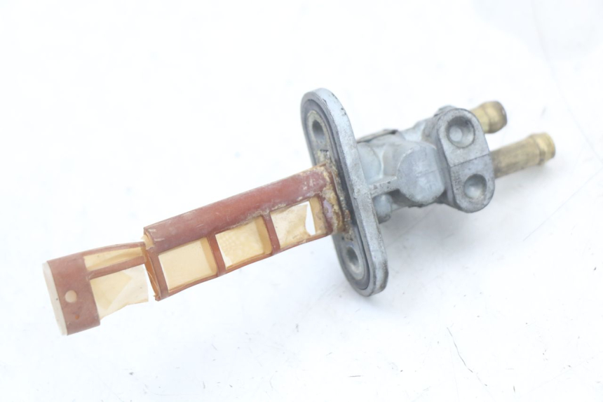 photo de VALVULA DEPOSITO SUZUKI GS F 500 (2004 - 2007) - Primer plano técnico