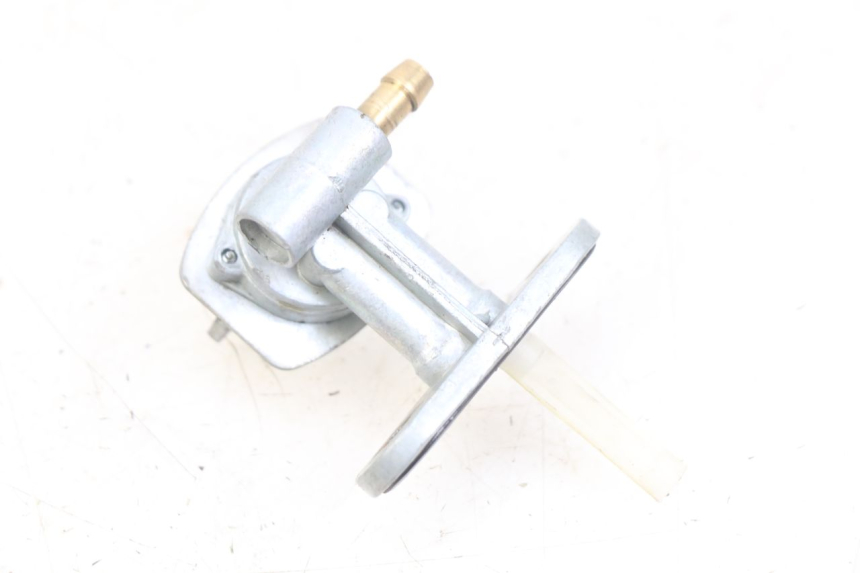 photo de GRIFO DEL DEPóSITO YAMAHA TTR 125 (2000 - 2020) - Otra perspectiva