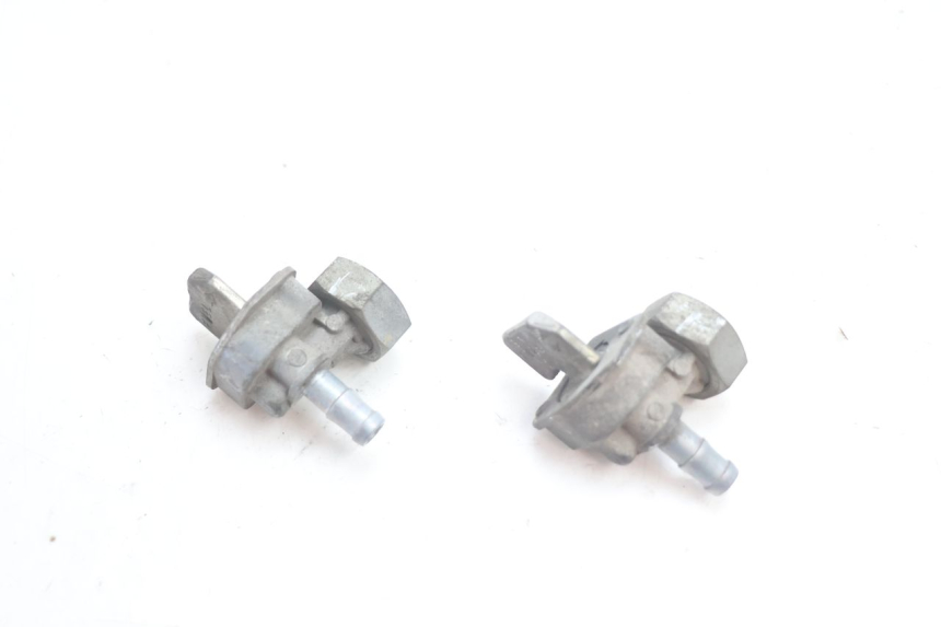 photo de VALVULA DEPOSITO HONDA XRV AFRICA TWIN 750 (1990 - 1992) - Primer plano técnico