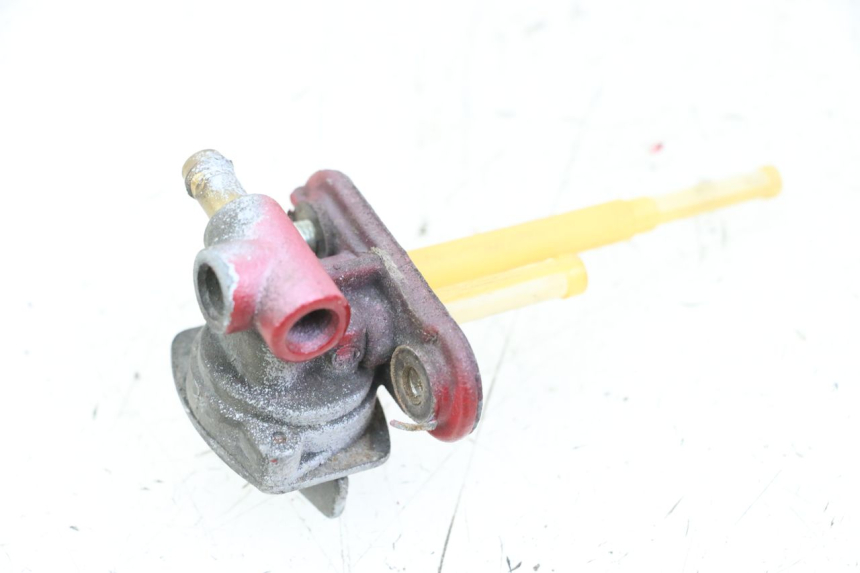 photo de VALVULA DEPOSITO YAMAHA XVS DRAG STAR DRAGSTAR 650 (1997 - 2007) - Primer plano técnico