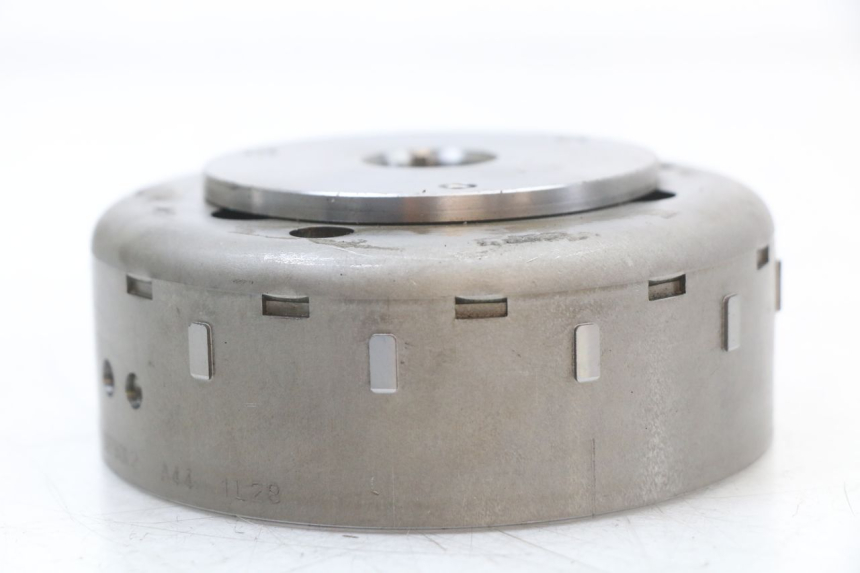 photo de VOLANTE MAGNETICO SUZUKI BURGMAN 125 (2007 - 2014) - Primer plano técnico