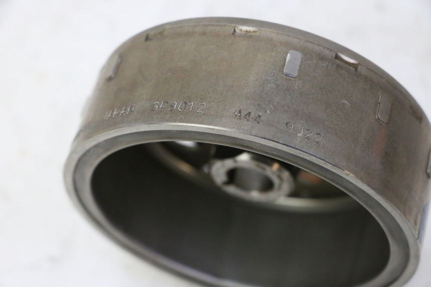 photo de VOLANTE MAGNETICO SUZUKI BURGMAN 125 (2007 - 2014) - Detalle de la pieza