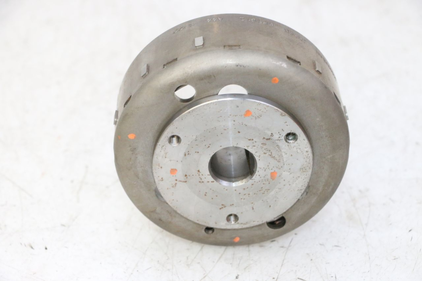 photo de VOLANTE MAGNETICO SUZUKI BURGMAN 125 (2007 - 2014) - Otra perspectiva