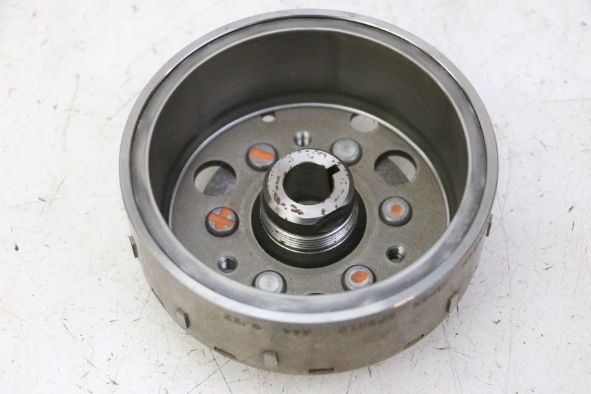 photo de VOLANTE MAGNETICO SUZUKI BURGMAN 125 (2007 - 2014) - Vista general del producto