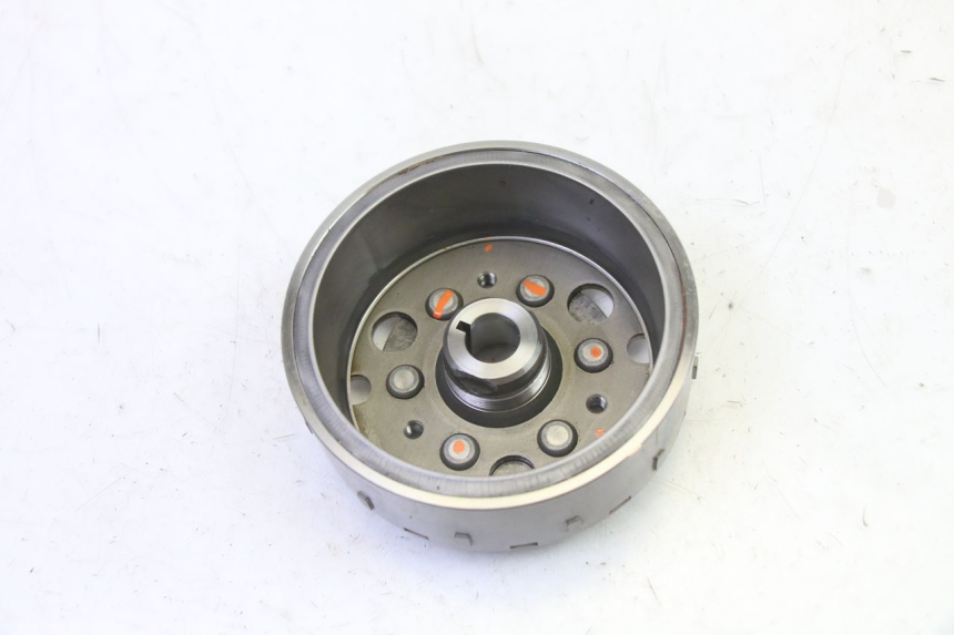 photo de VOLANTE MAGNETICO SUZUKI BURGMAN 125 (2007 - 2014) - Otra perspectiva