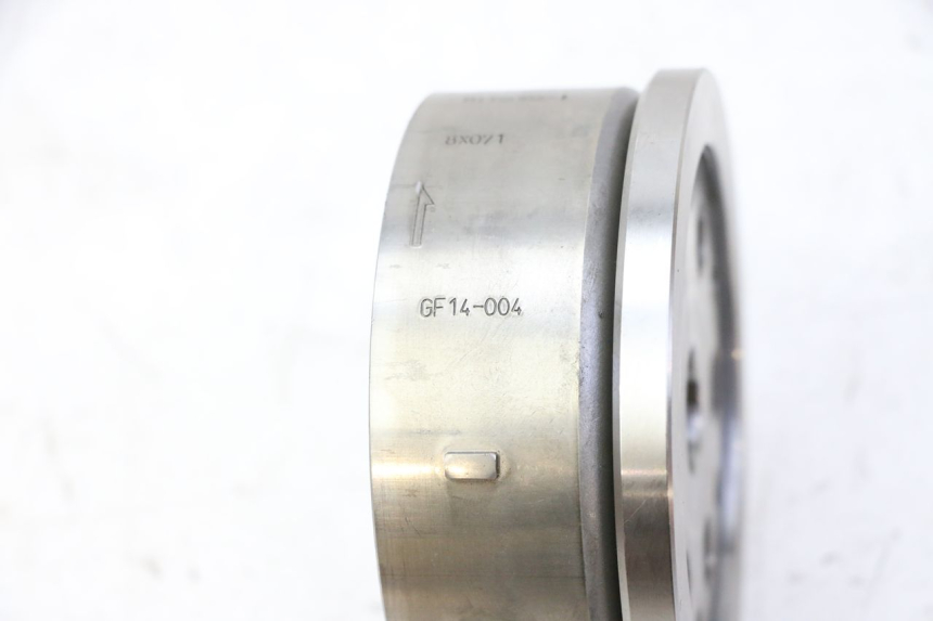 photo de VOLANTE MAGNETICO HONDA CBF 125 (2009 - 2015) - Detalle de la pieza