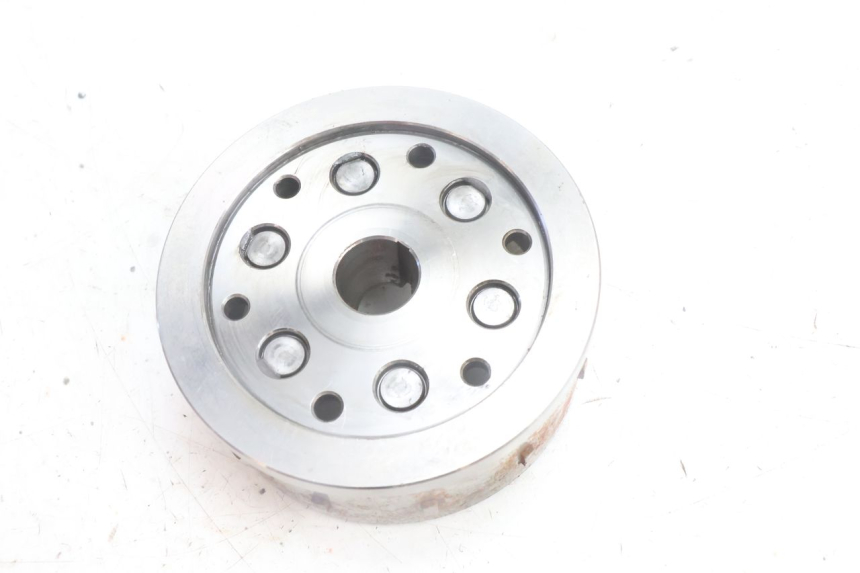 photo de VOLANTE MAGNETICO HONDA CBF 125 (2009 - 2015) - Detalles de los puntos de fijación