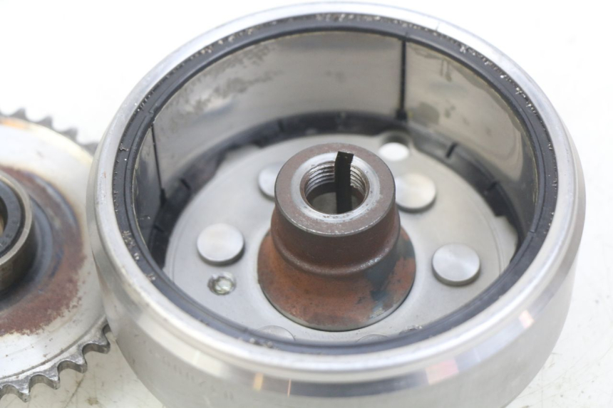 photo de ROTOR HONDA CM 125 (1983 - 2003) - Primer plano técnico