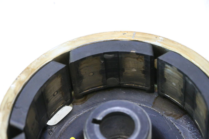 photo de VOLANTE MAGNETICO SUZUKI DR S 600 (1985 - 1989) - Detalles de los puntos de fijación