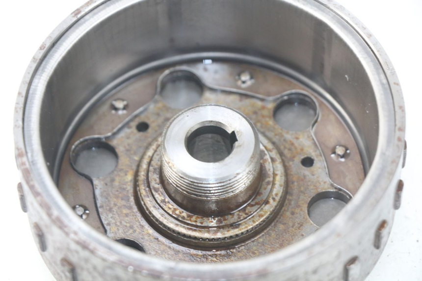 photo de VOLANTE MAGNETICO PEUGEOT ELYSTAR 125 (2002 - 2007) - Otra perspectiva